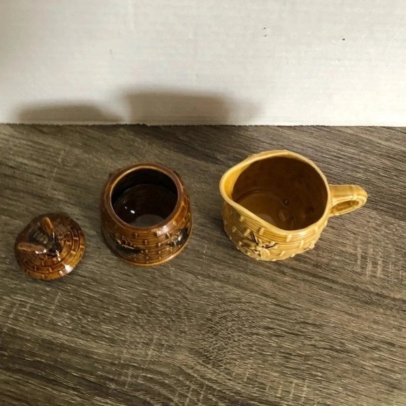 Vtg  Bee Hive Creamer and Covered Sugar - Picture 4 of 8